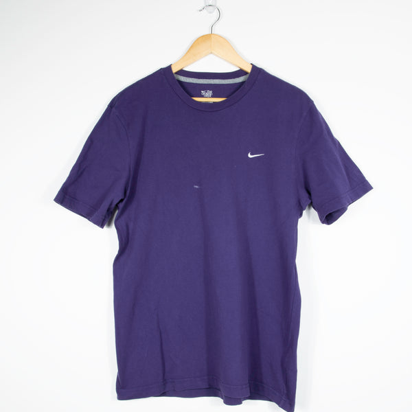 Nike T-Shirt - Medium